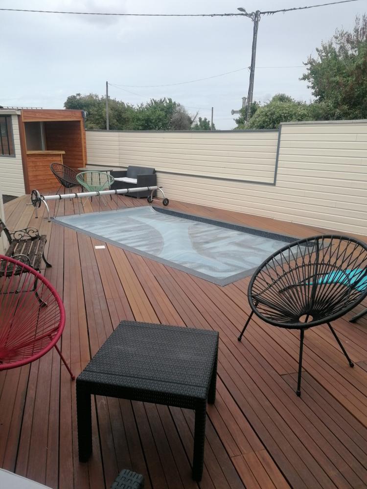 Aménagement extérieur avec piscine